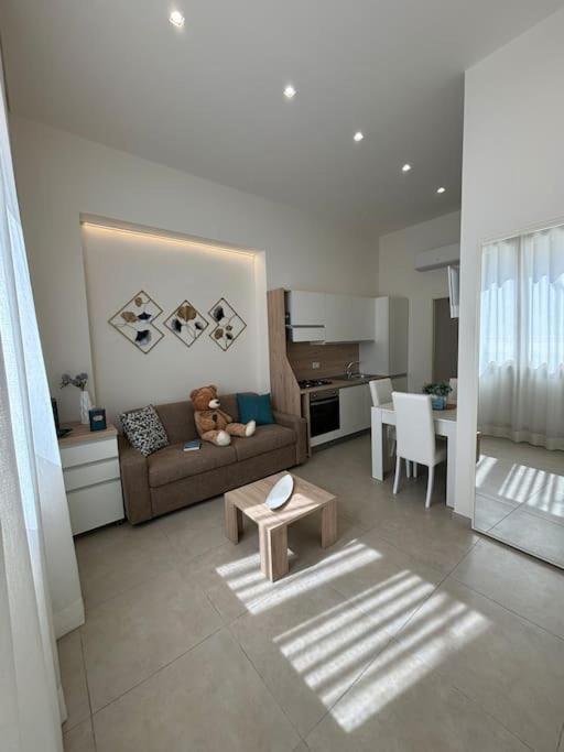 Teddy'S Home Luminoso Accogliente E Moderno Racale Εξωτερικό φωτογραφία